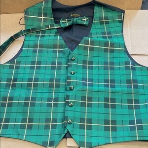 Green Checkered Men's Vest and Bow Tie Set